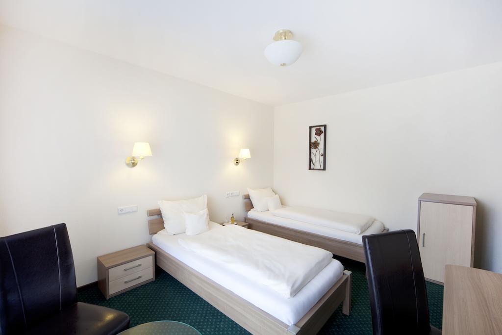 City-Hotel Friesoythe Room photo